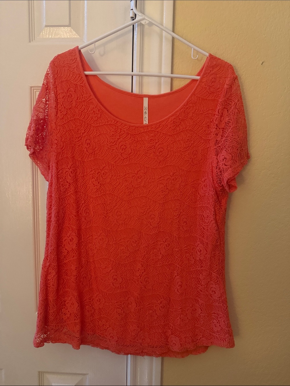 Leo & Nicole Coral Lace Short Sleeve Tee